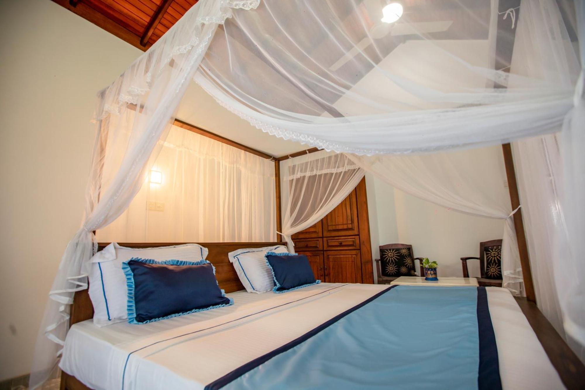 Bed and Breakfast Three Shades Галле Экстерьер фото