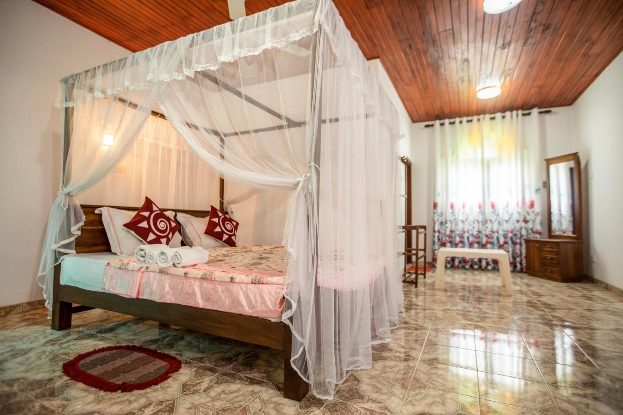 Bed and Breakfast Three Shades Галле Экстерьер фото