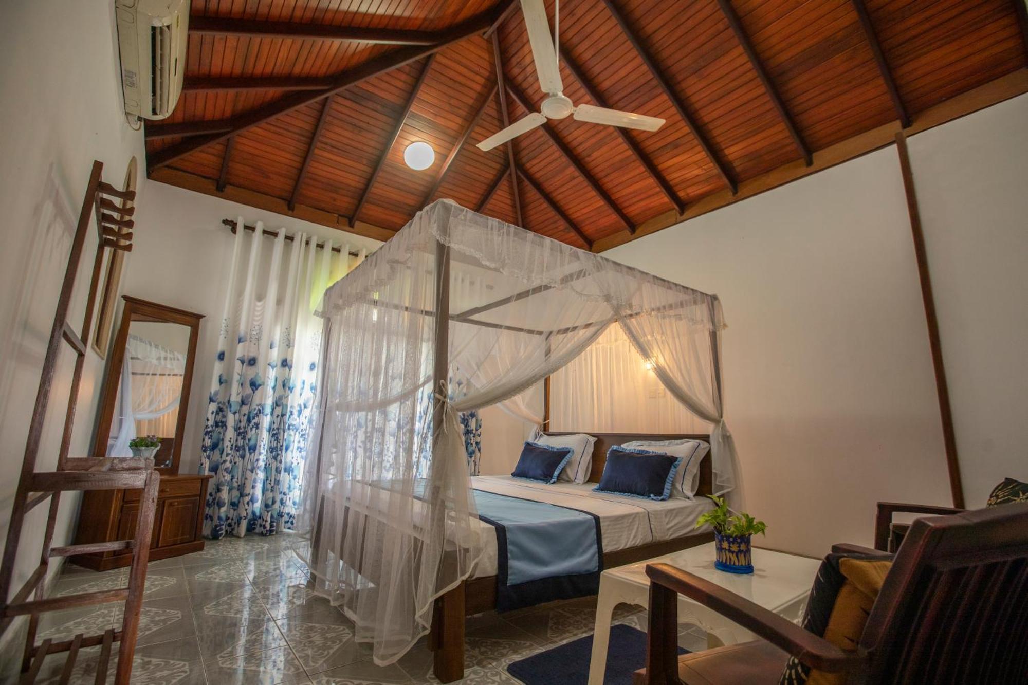 Bed and Breakfast Three Shades Галле Экстерьер фото
