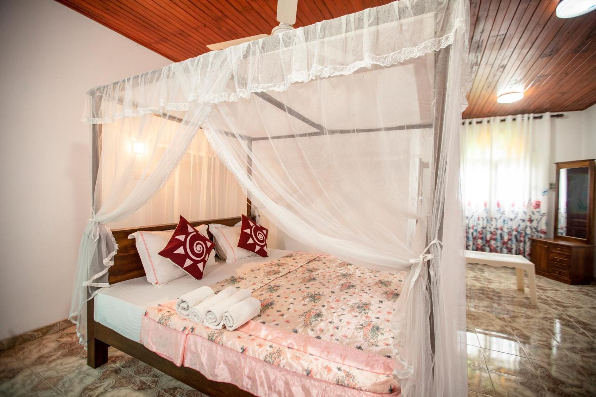 Bed and Breakfast Three Shades Галле Экстерьер фото