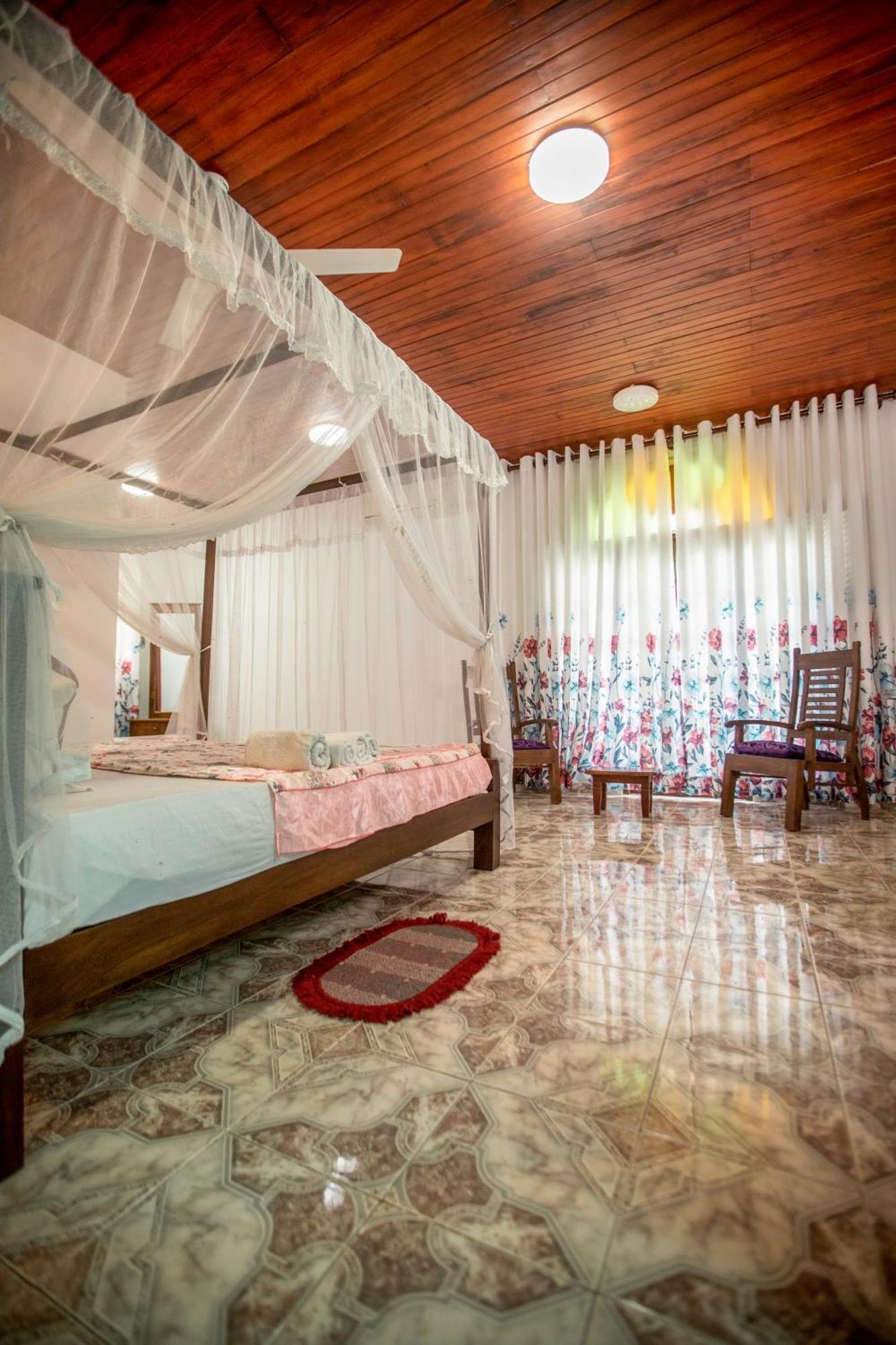 Bed and Breakfast Three Shades Галле Экстерьер фото